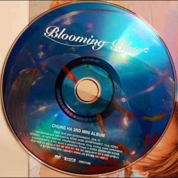 CD Kim Chung Ha: Blooming Blue