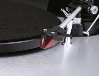 Technologia audio DUAL CS 800 Černá + Ortofon 2M RED