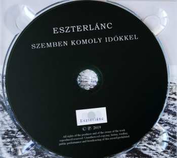 CD Eszterlánc: Szemben Komoly Időkkel = Facing Serious Times (Hagyományos Magyar Népzene A Mezőségről, Magyarszováton, Búzában És Melegföldváron Gyűjtött Felvételek Alapján = Traditional Hungarian Folk Music From Mezőség, Based On Collected Folk Songs From Magyarszovát, 