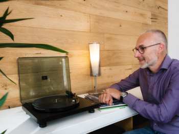 Technologia audio Lenco L-30 Černá