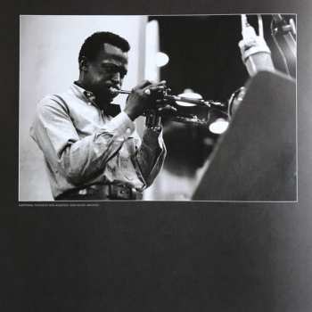 2LP/Zestaw pudełkowy Miles Davis: Kind Of Blue LTD | NUM | DLX