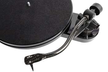 Technologia audio Pro-ject Rpm 1 Carbon Piano + 2m Red