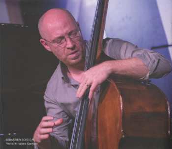 CD Rooms: Blaue Kreise