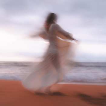 LP Sophie Hutchings: Become The Sky