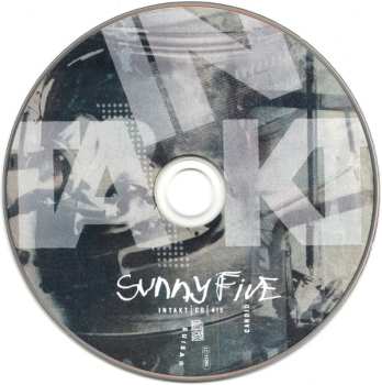 CD Sunny Five: Candid