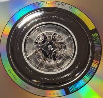 CD Syn Ze Șase Tri: Între Două Lumi