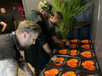 LP Three Days Grace: Explosions