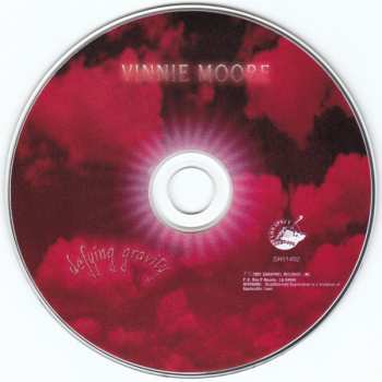 CD Vinnie Moore: Defying Gravity